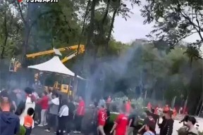 乐鱼app-包含赛地聚焦：欧联赛后热度飙升，芝加哥公牛豪取连胜，球迷炸锅，细节决定成败的词条