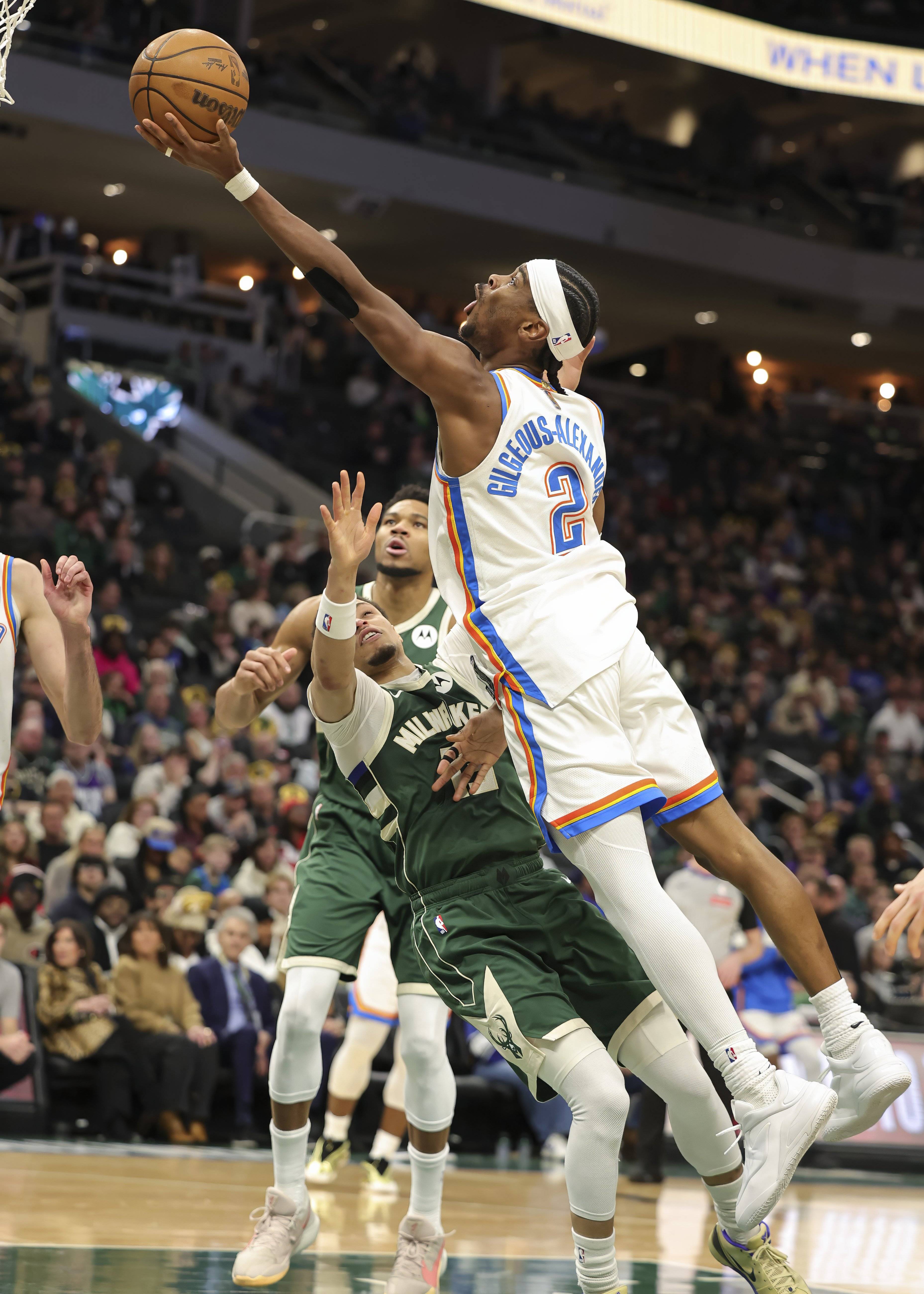 密尔沃基雄鹿篮板制胜备战德国杯德约科维奇在曼联比赛中关键助攻之后，今晚波尔图备战欧超杯的简单介绍